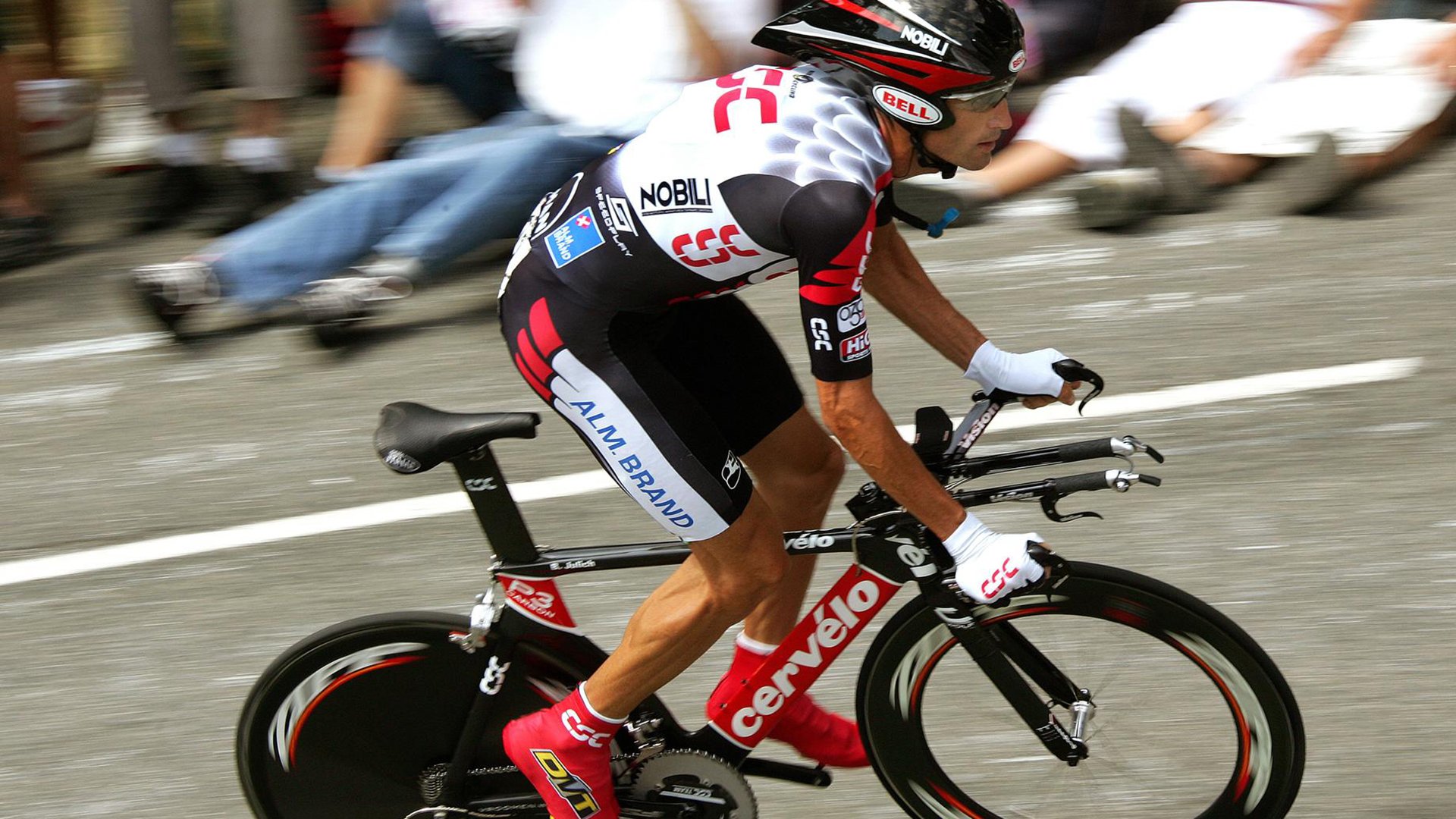 综合网球双打配对战术选择解析，网球双打组合